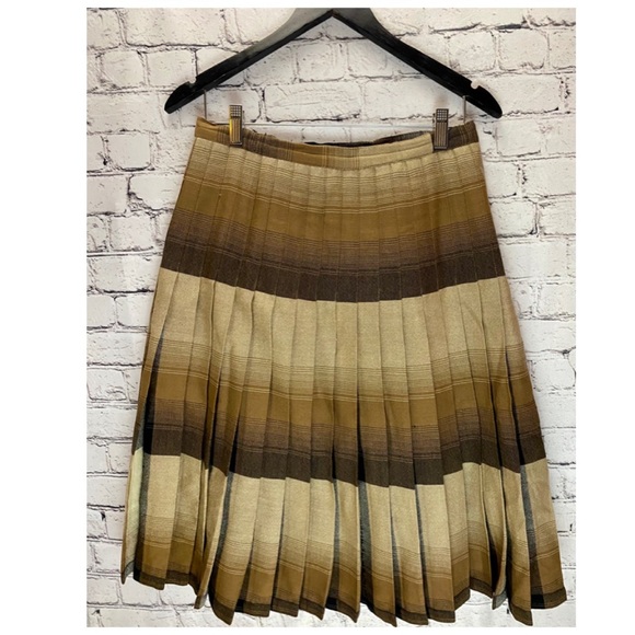 Vintage Highland Queen brown wool plaid skirt
